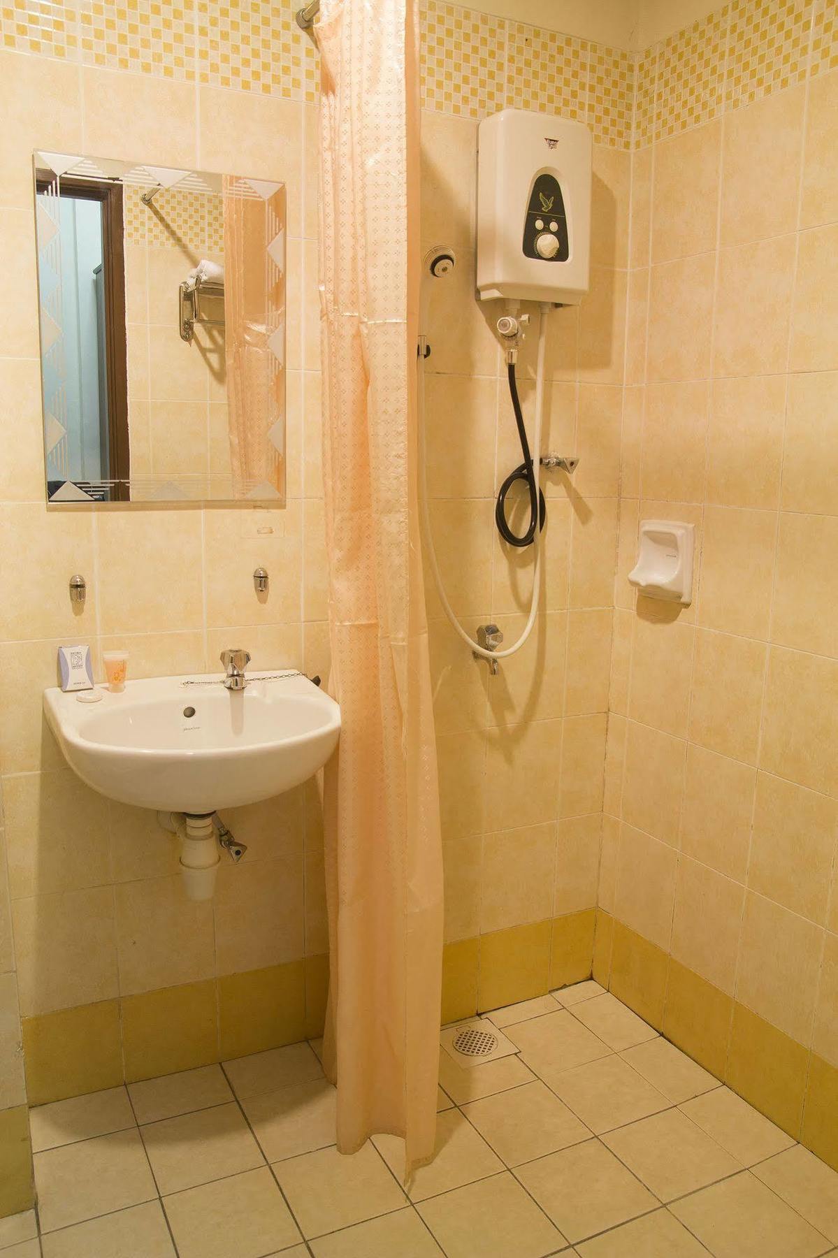 Suria Service Apartment-Hotel Bukit Merah Exterior photo