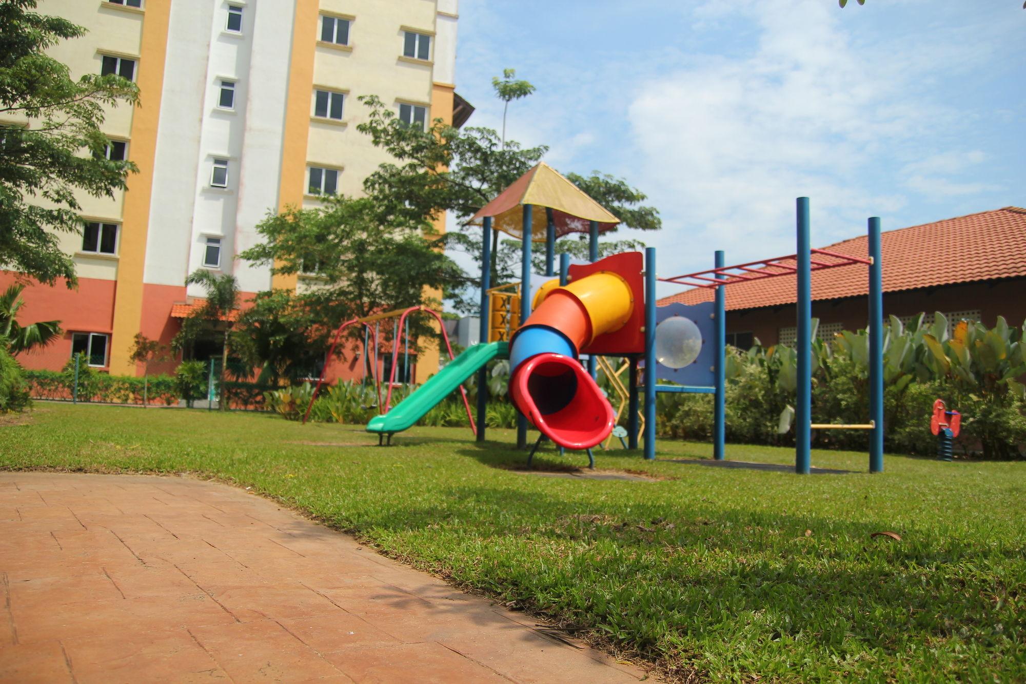Suria Service Apartment-Hotel Bukit Merah Exterior photo